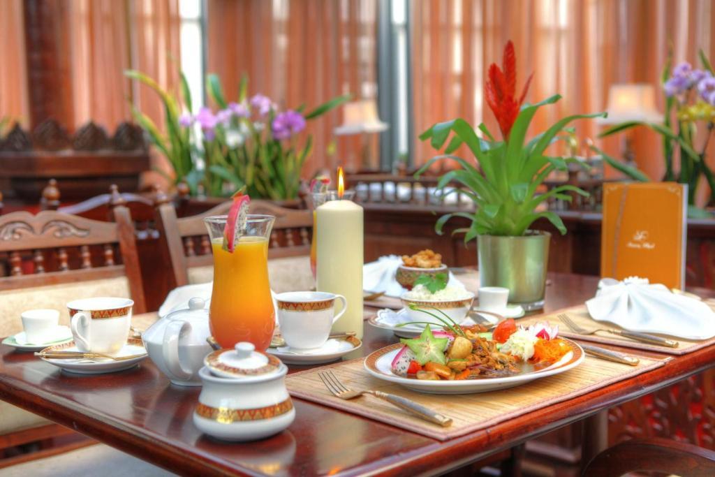 SEETELHOTEL Ahlbecker Hof Heringsdorf  Exteriör bild A table set for breakfast