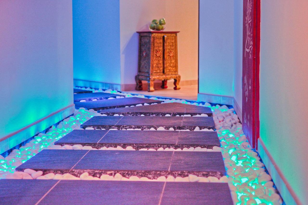 SEETELHOTEL Ahlbecker Hof Heringsdorf  Exteriör bild A staircase with LED lighting