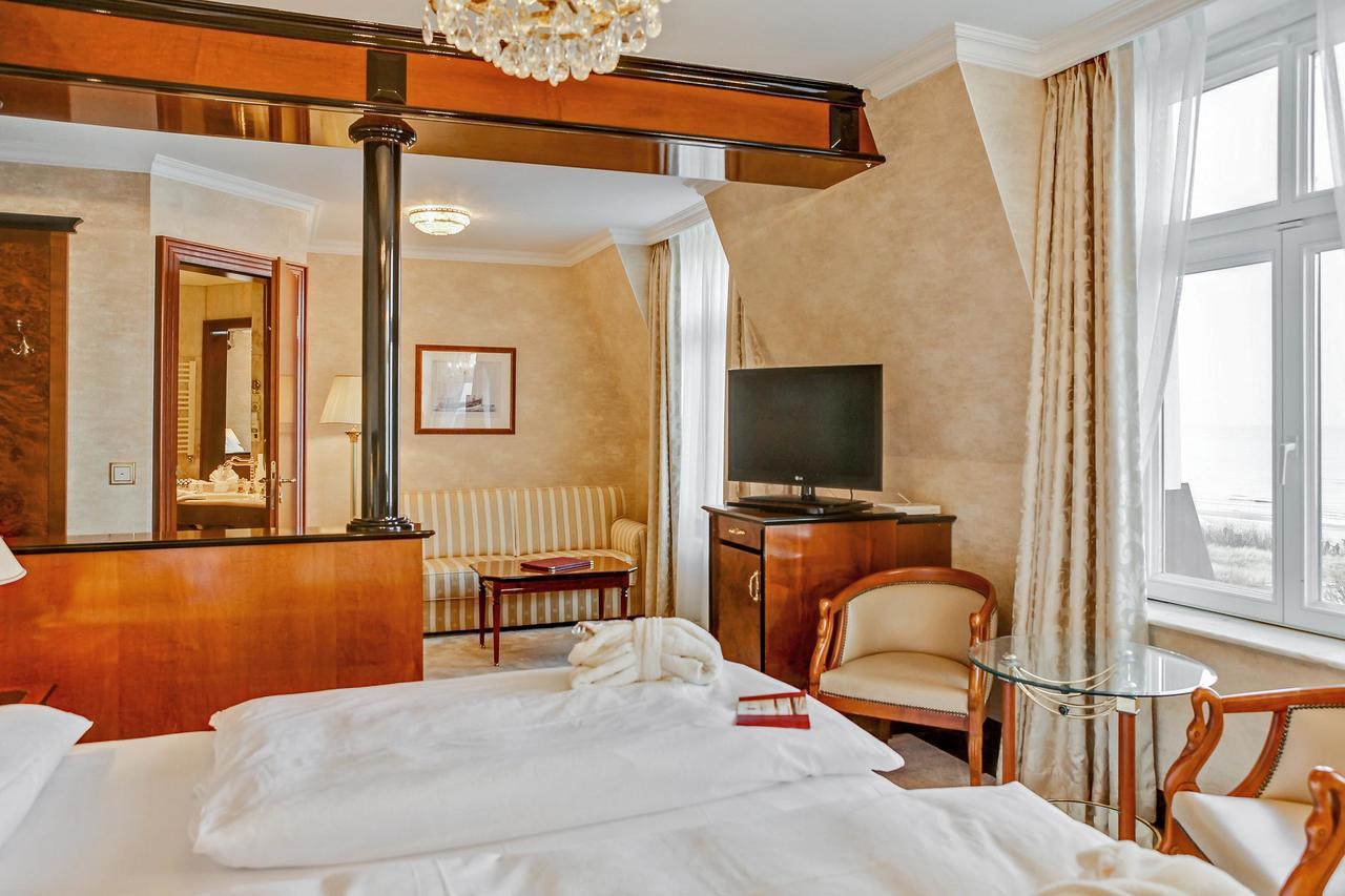 SEETELHOTEL Ahlbecker Hof Heringsdorf  Exteriör bild A room at the hotel