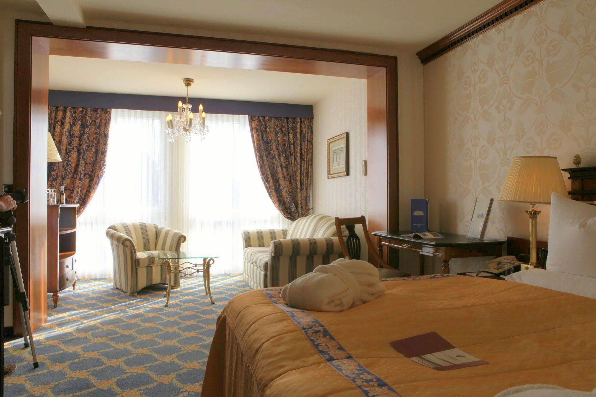 SEETELHOTEL Ahlbecker Hof Heringsdorf  Exteriör bild A room at the hotel