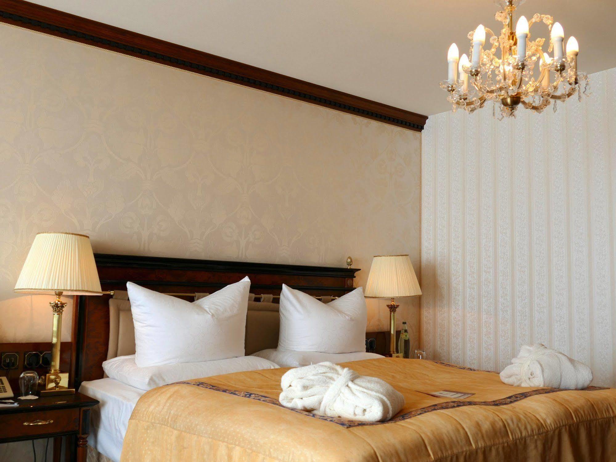 SEETELHOTEL Ahlbecker Hof Heringsdorf  Exteriör bild A bedroom at the hotel